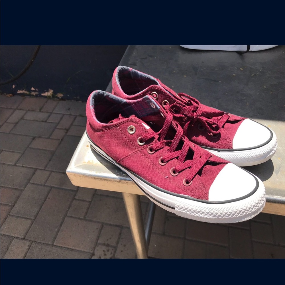 Women’s Burgundy Converse Chuck Taylor Shoes Size 10 - Picture 6 of 7